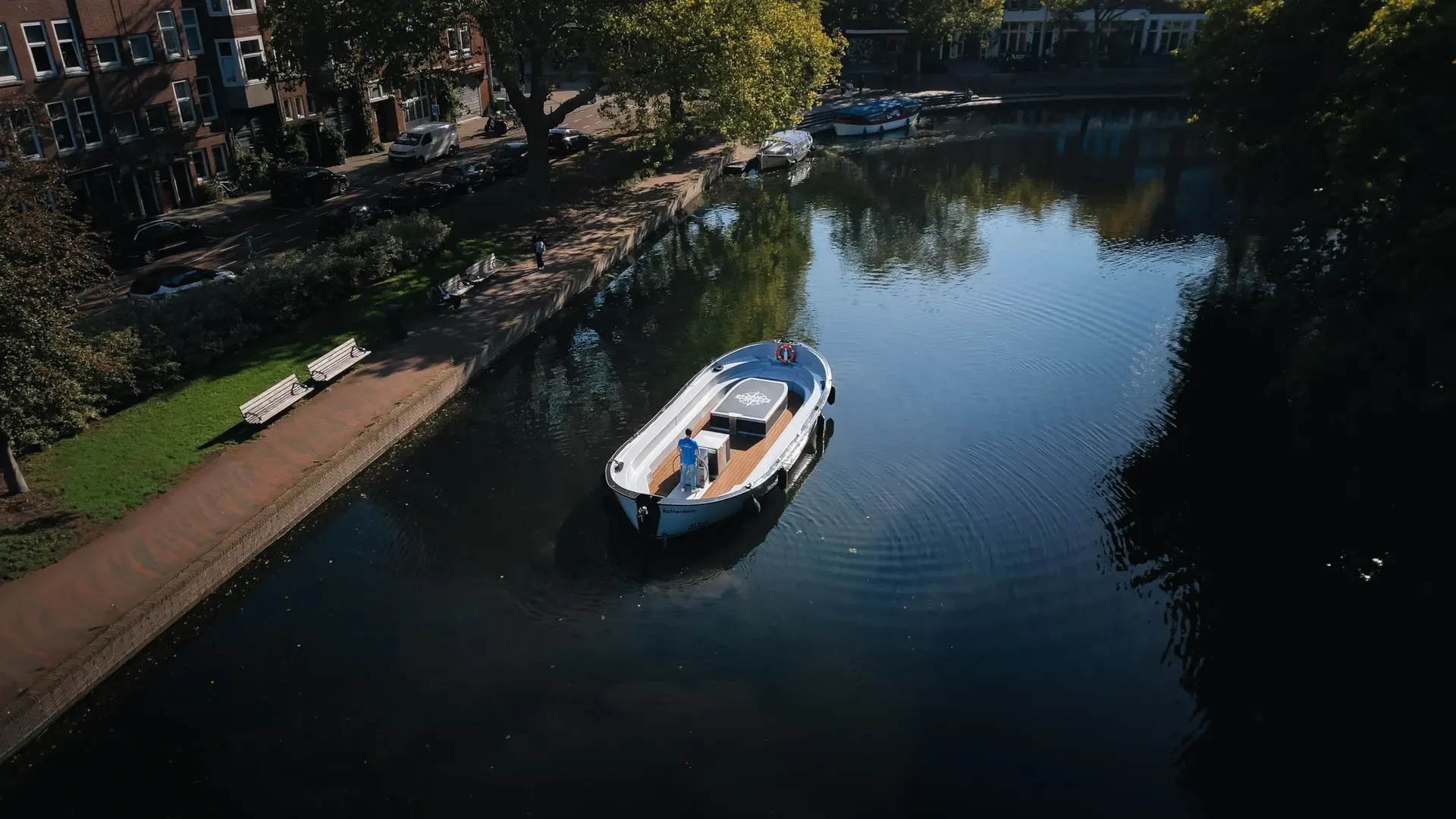 Bedrijfsuitje in Rotterdam voor grote groepen op een boot
