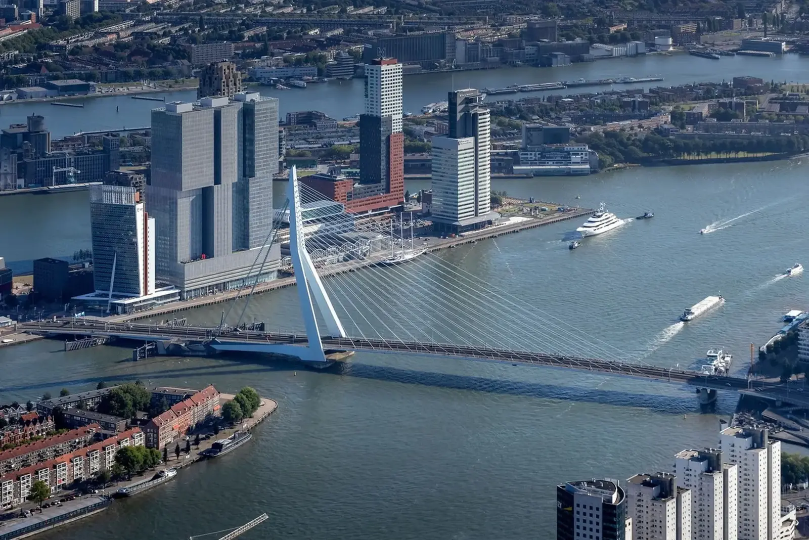 Varen op de Maas in Rotterdam